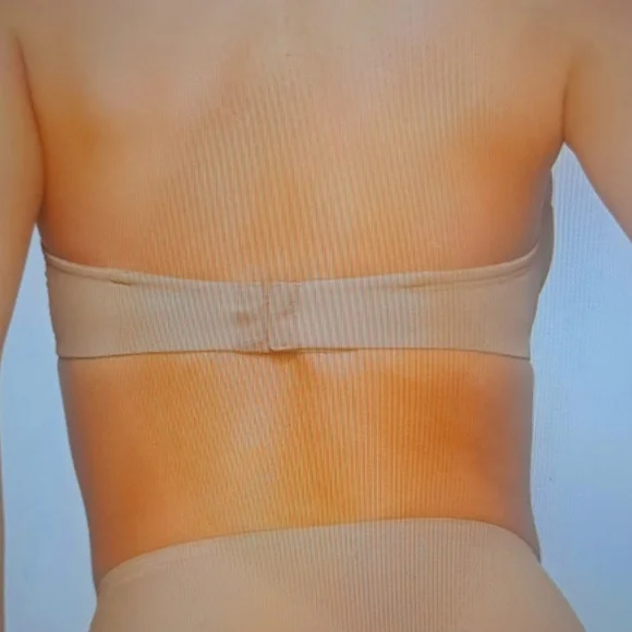 44DDD. SKIMS UNLINED STRAPLESS BRA - Picture 2 of 8